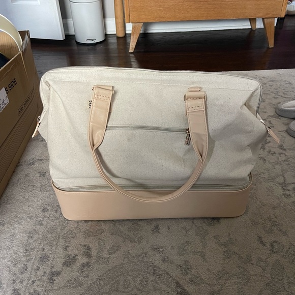BEIS The Weekender in Beige - Picture 3 of 3